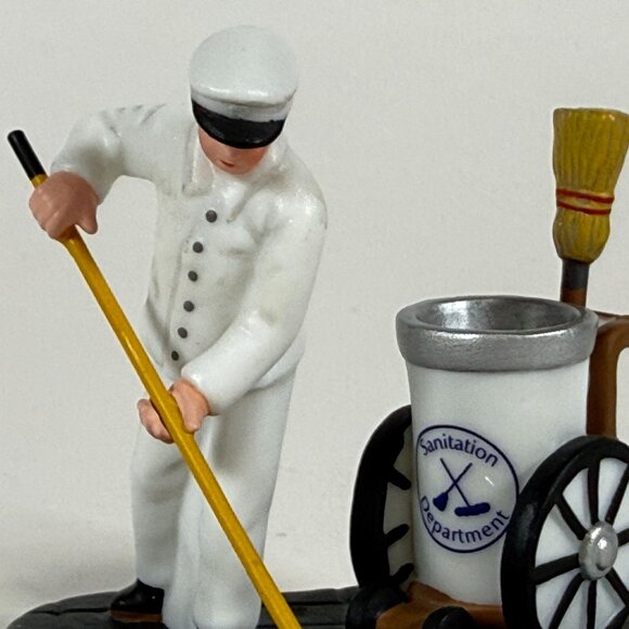 Dept 56 Christmas in the City Keep America Beautiful 59400 Street Sweeper - Picture 2 of 9